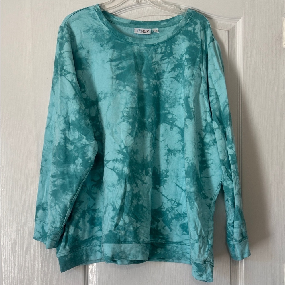 D & Co Teal Tie-Dye Women's Sweatshirt and Short Set Size 4X